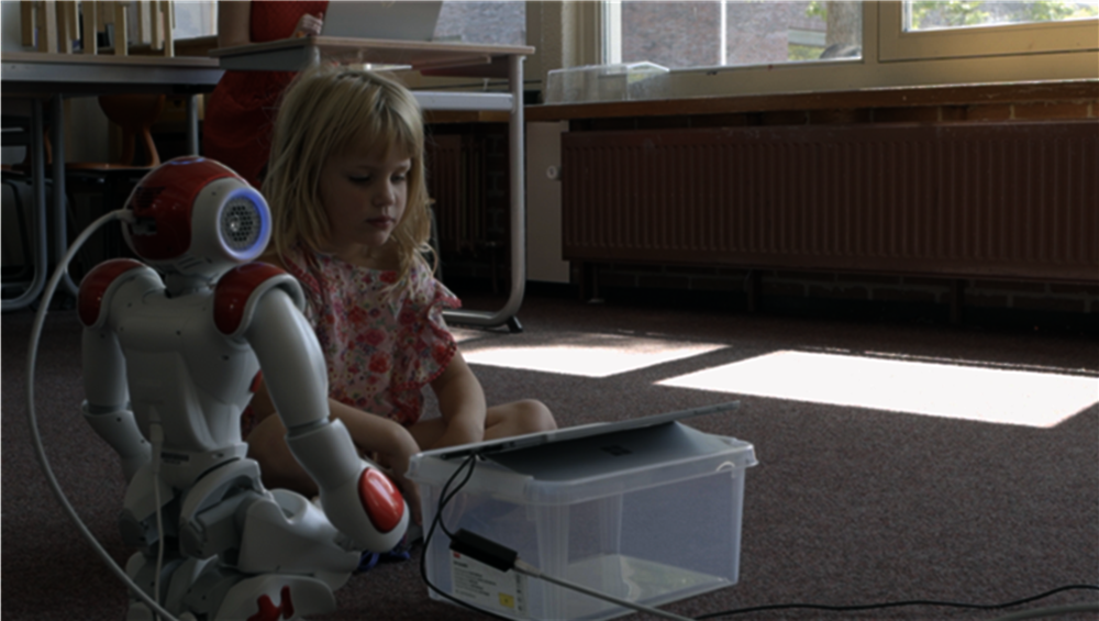 Figure 7.1. English-as-a-second-language teaching with the help of a social robot